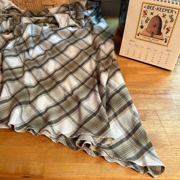 Kensie Summer Dress with Straps. Fully Lined. Green Plaid. XL. - Picture 6 of 9